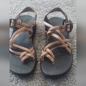 Chaco women's size 7 in brown
